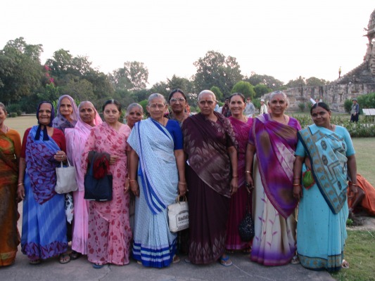 A group of older Indian women who begged me to take their picture, even tho they wouldn't have a copy (they LOVE to be in a picture here)